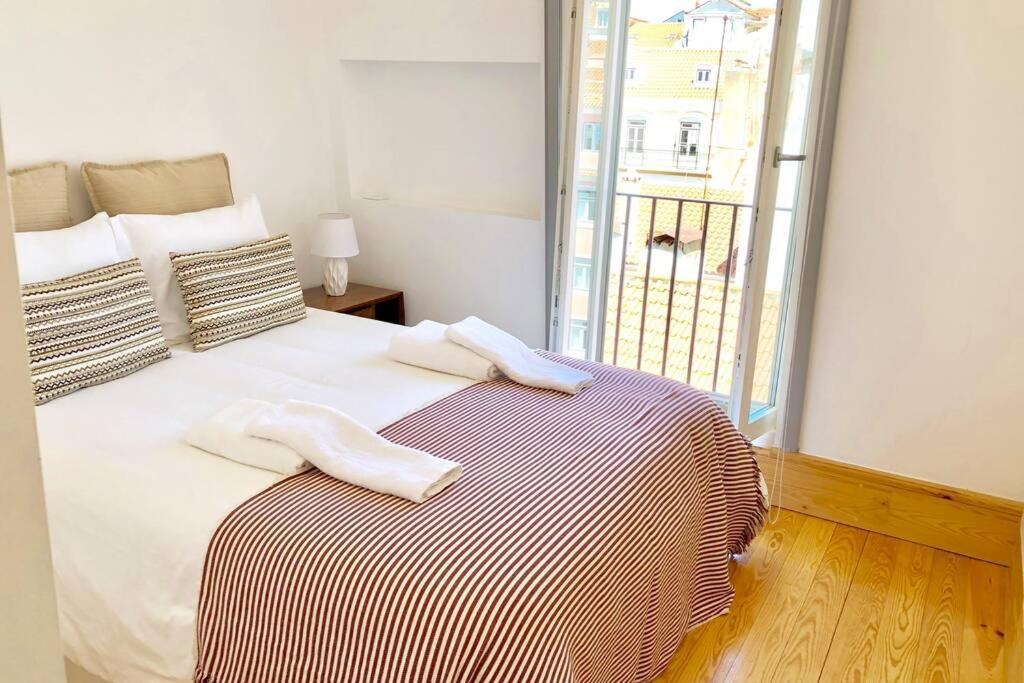 32 Top - Center Of Lisbon Duplex Apartment, Barrio Alto Exteriör bild